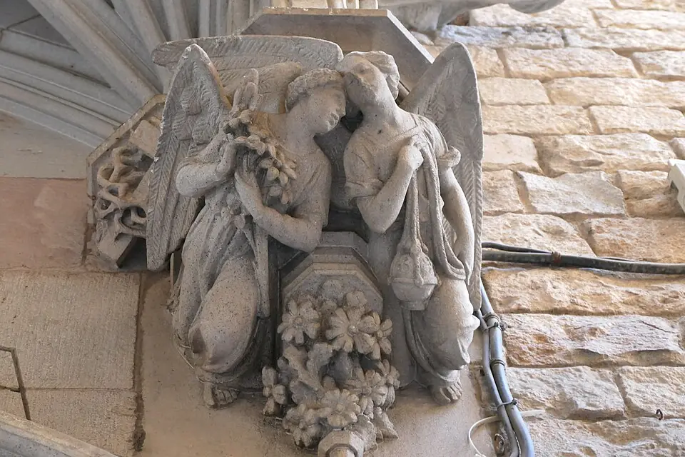 Carrer del Bisbe, Barri Gòtic